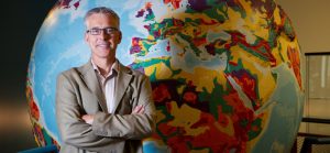 University of Calgary Geoscience professor David Eaton has published a paper that provides new insights into the birth of continents.