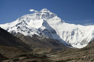 Mount Everest North Face as seen from the path to the base camp, Tibet. Credit: Luca Galuzzi/Wikipedia