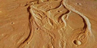 The central portion of Osuga Valles, which has a total length of 164 km.
