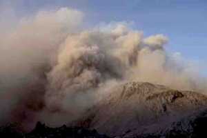 The Santiaguito volcano: The Santiaguito dome complex in Guatemala regularly spews out plumes of gas and volcanic ash. 