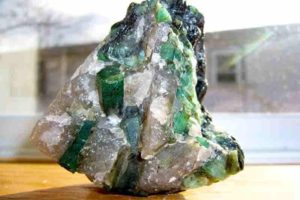 Brazilian emeralds in a quartz-pegmatite matrix. (Photo courtesy of Madereugeneandrew/Wikimedia Commons)
