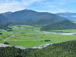 Looking at the Toaroha River, near New Zealand’s Alpine Fault. | GNS Science