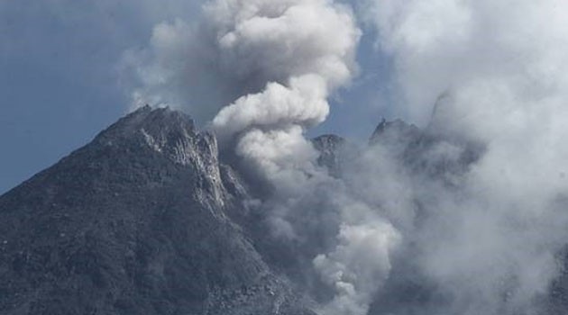 Hidden weaknesses within volcanoes may cause volcano collapse