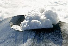 Simulating flow from volcanoes and oil spills