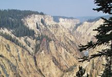 Molten Magma Can Survive in Upper Crust for Hundreds of Millennia
