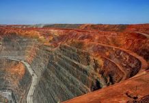 Meteorite impact structure reveals mineral deposit hotspots