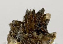 Ferroaxinite “Axinite-(Fe)”
