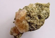 Gmelinite-Na