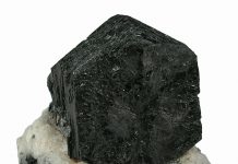 Hibonite