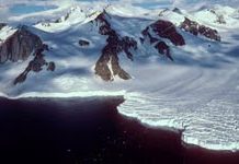 Groundwater could fuel life under glaciers