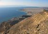 Asymmetric continental margins and the slow birth of an ocean