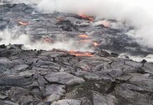 Hawaii volcano lava wave nears homes