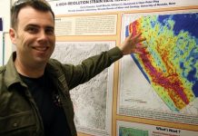 Tectonic plates not rigid, deform horizontally in cooling process