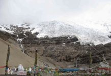 Melting glaciers have big carbon impact