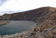 Long-gone bacteria blows the whistle on gold deposits