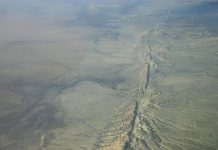 New study compares shallow earthquakes and deeper tremors along southern San Andreas fault