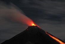 3 Indonesian volcanoes erupt, disrupting some flights
