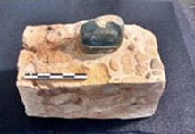 Seeing inside an ancient Australian Indigenous artefact non-invasively