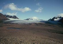 Insights into biogeochemical cycles based on glacial meltwater chemistry