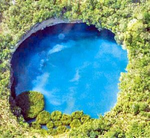 The Depthx robot is exploring the waters of El Zacaton, a thousand-foot the sinkhole _ or "cenote" _ in Mexico near the city of Tampico.Illustrates SINKHOLE (category a), by Ceci Connolly, special to The Washington Post. Moved Monday, May 14, 2007. (MUST CREDIT: Courtesy of University of Texas.) [PNG Merlin Archive]