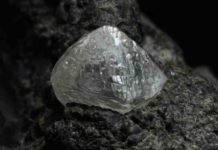 Unique diamond impurities indicate water deep in Earth’s mantle Diamond crystal