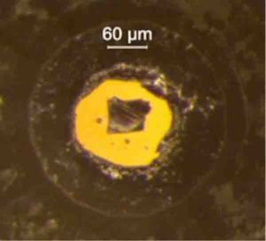 The diamond anvil in which samples of magnesiowüstite