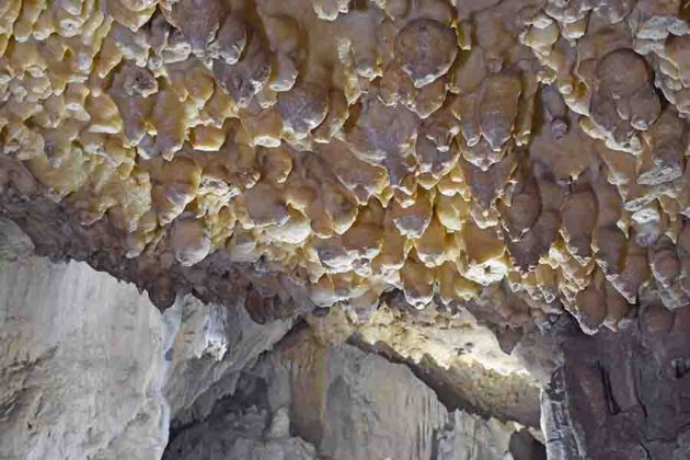 Dechen Cave, Germany