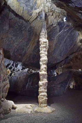 Dechen Cave, Germany