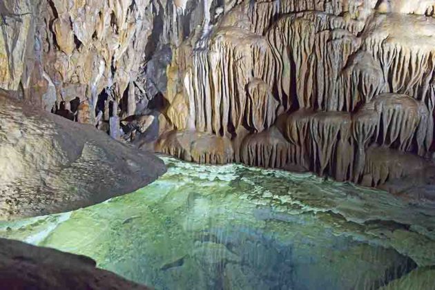 Dechen Cave, Germany