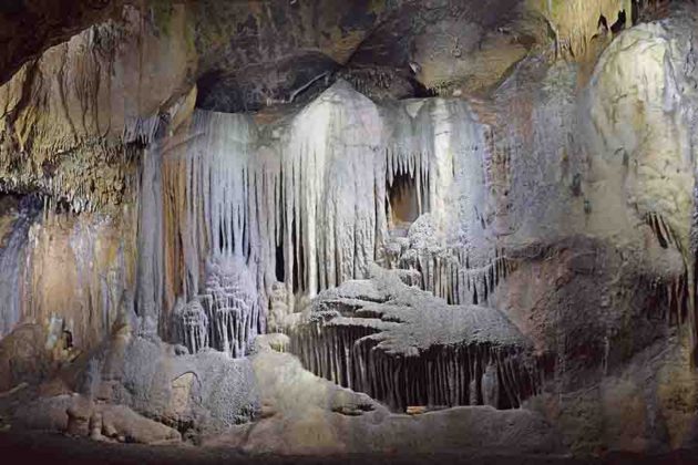 Dechen Cave, Germany