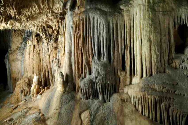 Dechen Cave, Germany