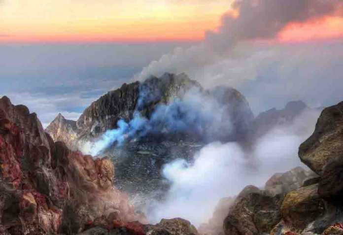 How to predict when a volcano will erupt | Geology Page
