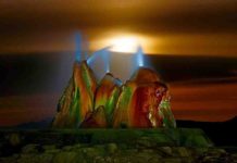 Fly Geyser, Nevada, USA Fly Geyser, Nevada, USA