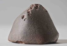 Oldest meteorite collection on Earth found in one of the driest places The L6 ordinary chondrite El Médano 128, a 556 g meteorite recovered in the Atacama Desert. Photo courtesy CCJ-CNRS, P. Groscaux.