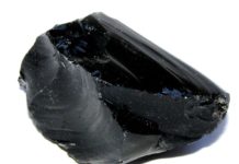 Obsidian : What is obsidian? Why obsidian is black? Obsidian Rock
