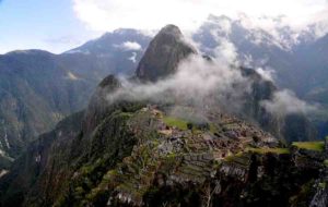 Machu Pichu. Detailed mapping indicates the World Heritage Site’s location and layout were dictated by the underlying geological faults. Photo taken 5 Nov. 2010; credit: Rualdo Menegat.