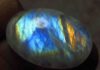 Moonstone vs Opal : What’s the difference between Moonstone and Opal? Rainbow Moonstone. Credit: gemsnjewelry 2014