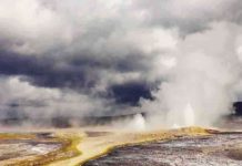A new tool to predict volcanic eruptions Geysers in Yellowstone National Park attest to the presence of a supervolcano, which is currently dormant. An eruption of this explosive volcano would impact the entire planet. Credit: © P.H. Barry