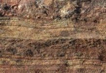 Quantitative reconstruction of formation paleo-pressure and case studies sedimentary bedding