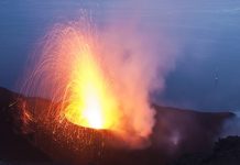 Analysing volcanoes to predict their awakening One of the strombolian explosions that have occurred at Stromboli about every 10 minutes for at least 2000 years. © UNIGE, Luca Caricchi