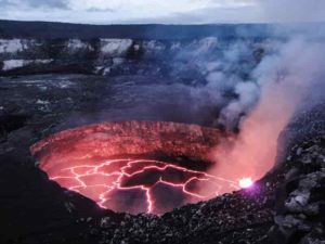 A view of Kīlauea’s summit lava lake. The lava lake is contained within a crater, which is set within the larger Halema‘uma‘u Crater. New research aims to understand the activity that led to the eruption in 2018 in Kīlauea’s lower East Rift Zone. Credit: USGS