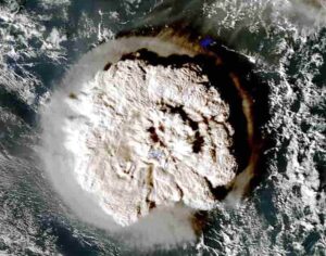 Fig. 1: The giant ash cloud that erupted from Hunga Tonga–Hunga Ha'apai, taken by the Himawari-8 satellite    Credit: EyePress News/Shutterstock