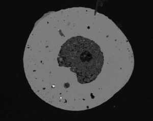 Microsphere from the meteorite: The iron oxide spherule found in the “Domaine du Météore” crater has a core composed of minerals typical for the crater environment and also contains a large number of microdiamonds. Photo: Frank Brenker, Goethe University Frankfurt