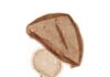 Even the oldest eukaryote fossils show dazzling diversity and complexity Limbunyasphaera operculata is a new species that shows a small door opening into the cell. Photo Credit: Riedman et al.