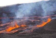 New method for early warning of volcanic eruptions Eruption of the Piton de la Fournaise on La Réunion on July 31, 2015. (Photo: A. Peltier / OVPF-IPGP)