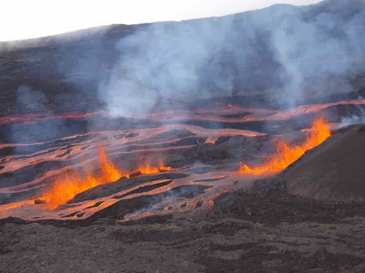New method for early warning of volcanic eruptions